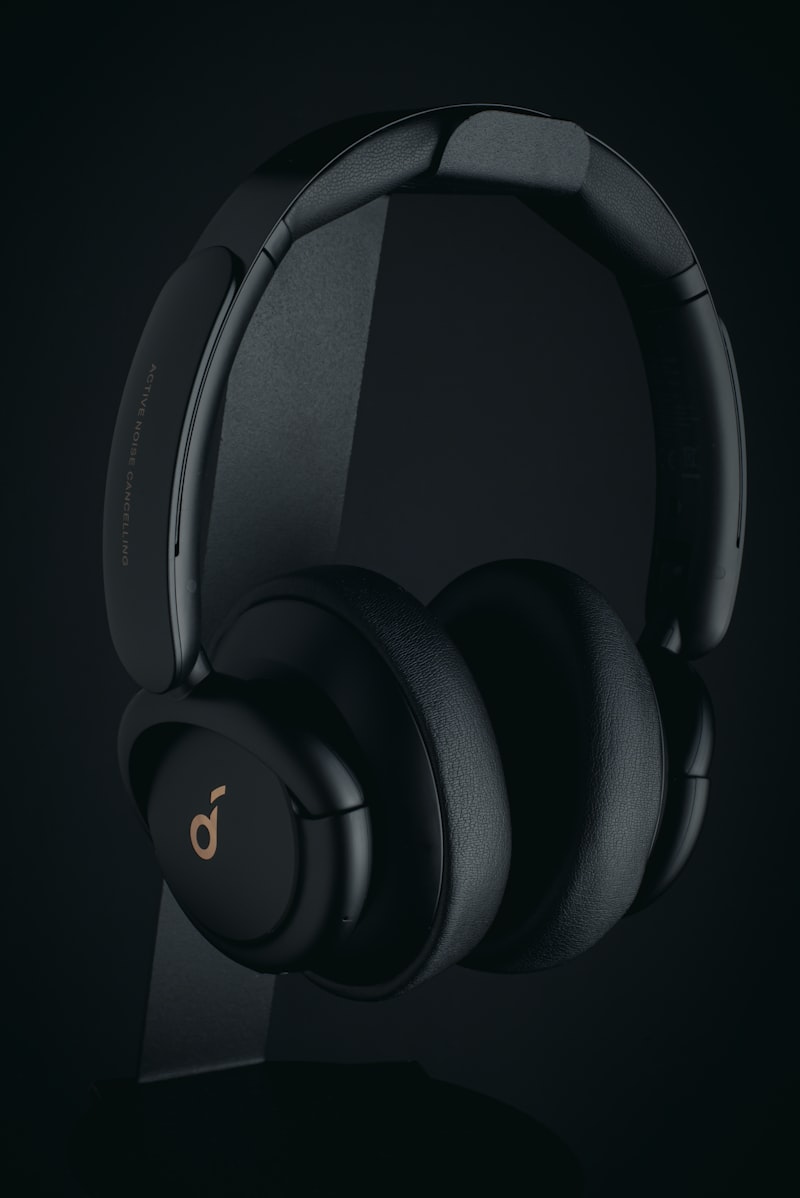 JBL Tune 760NC Over-Ear Headphones (Black)