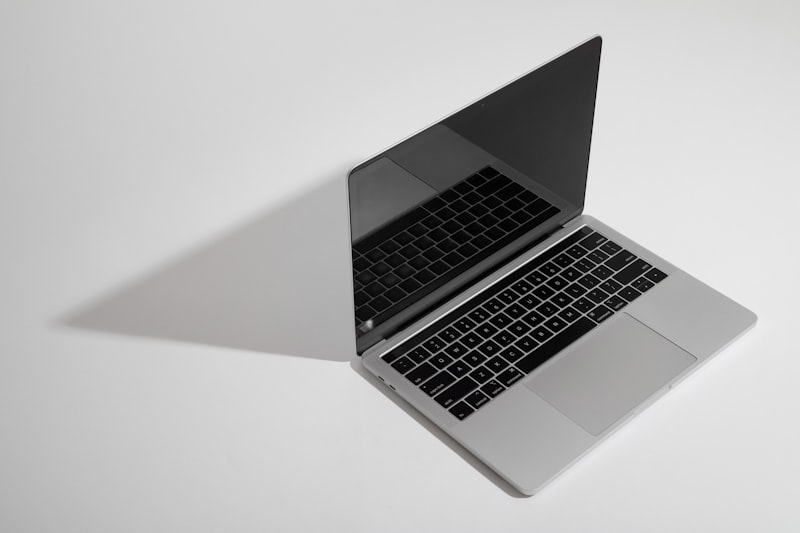 HP Pavilion 14 (14", 32GB RAM, 1TB SSD, Pure White)